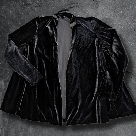 Velvet Black Cape Style Jacket, No Tag, Fits Like sz S/M - Picture 3 of 4